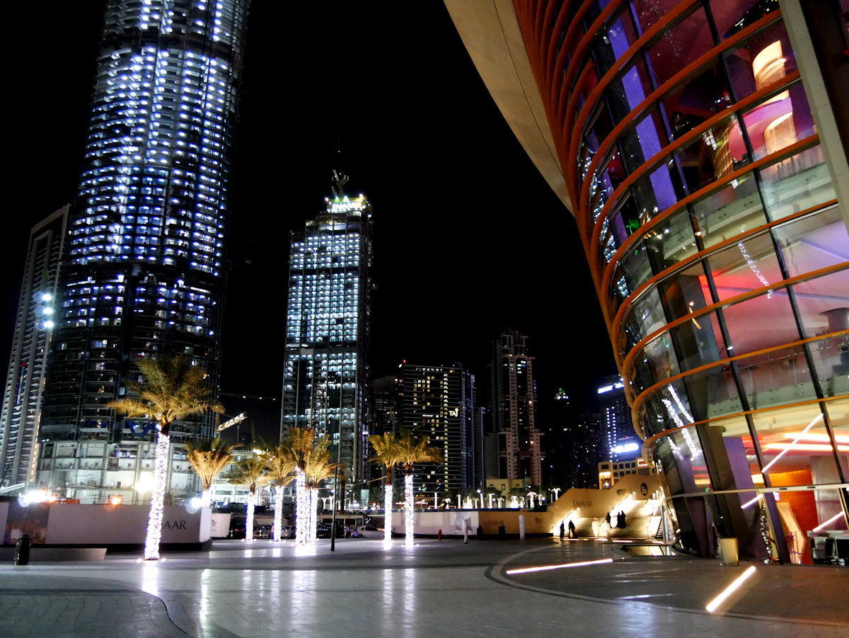 Vorplatz des Opernhauses von Dubai